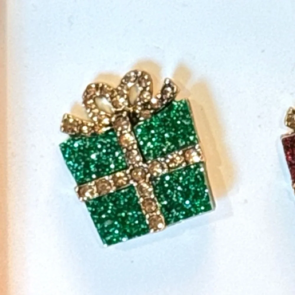 Betsey Johnson Christmas Present Gift Rhinestone Stud Earrings Red Green Gold